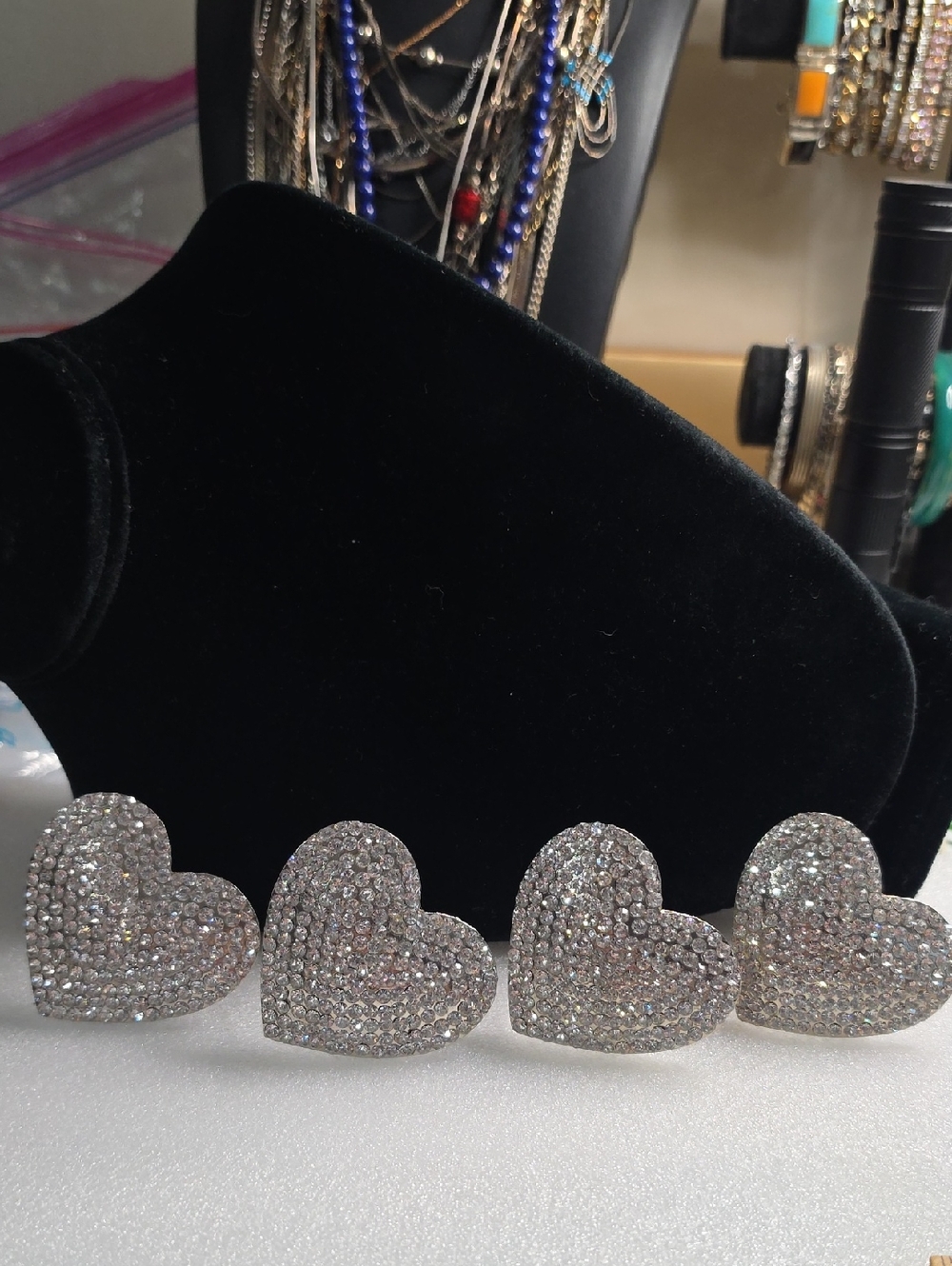 Tahari Sparkling Heart Crystal Napkin Rings Set Of 4